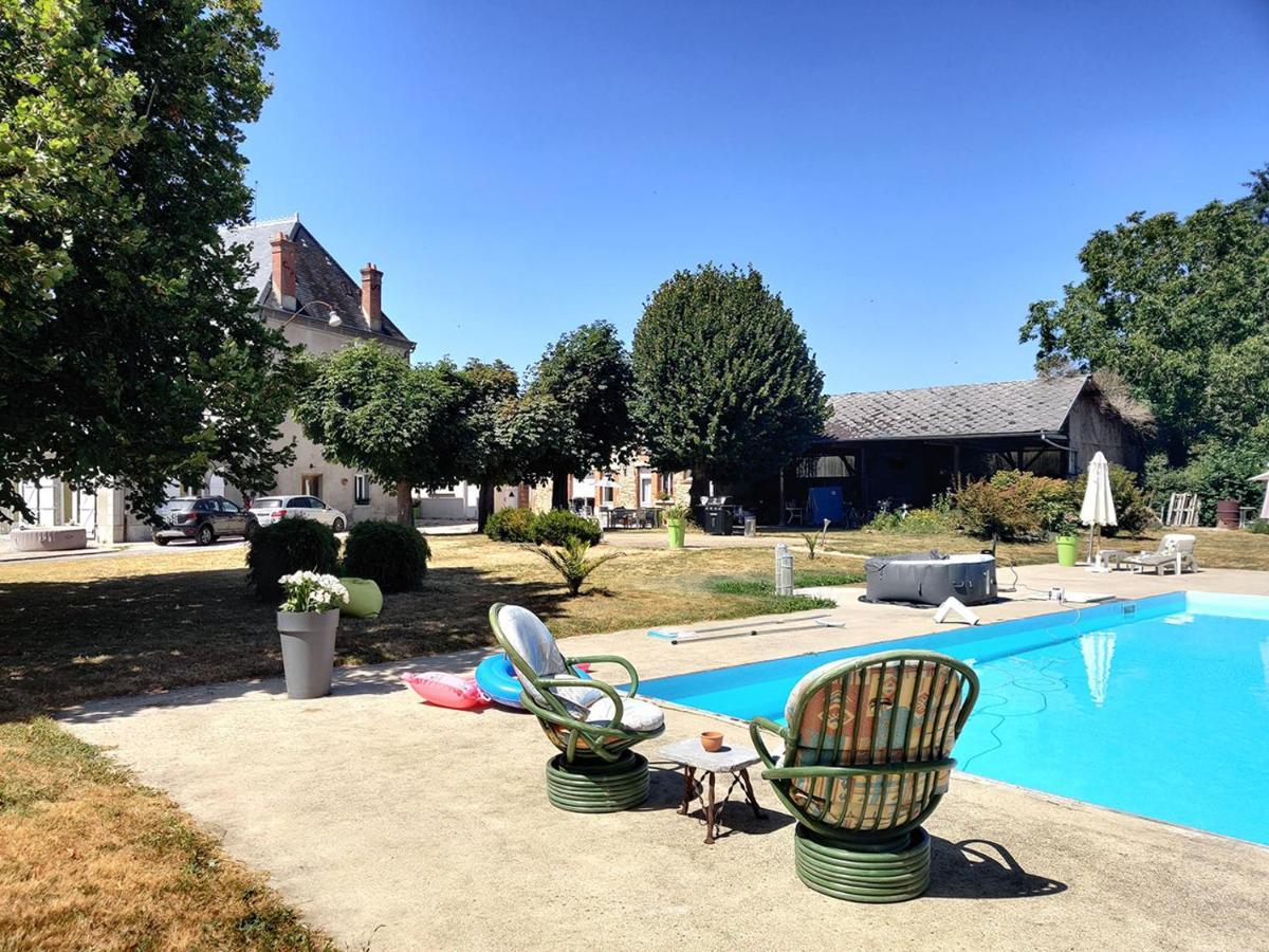 Domaine De La Caure Villa Bussiere-Dunoise Exterior photo