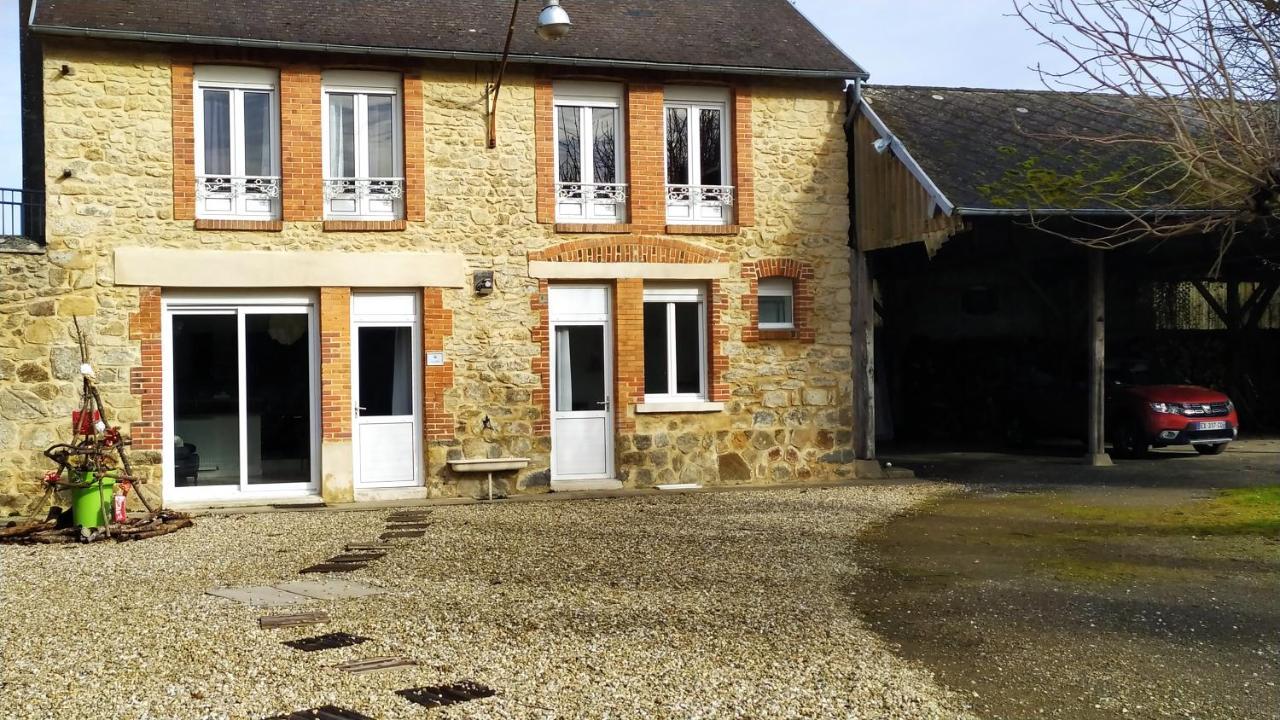 Domaine De La Caure Villa Bussiere-Dunoise Exterior photo